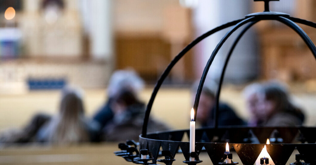 Människor har alltid sökt sig till kyrkan som en trygg plats vid kris och oro. Arkivbild. Nu rustar kyrkan för kris och krig