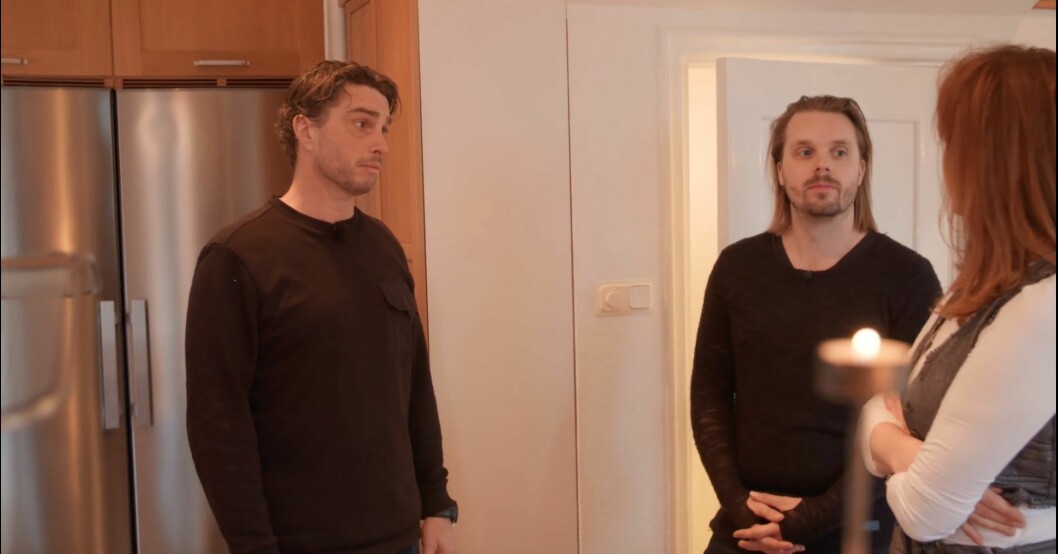 Maria och Kristoffer ger Anders en "house-tour"