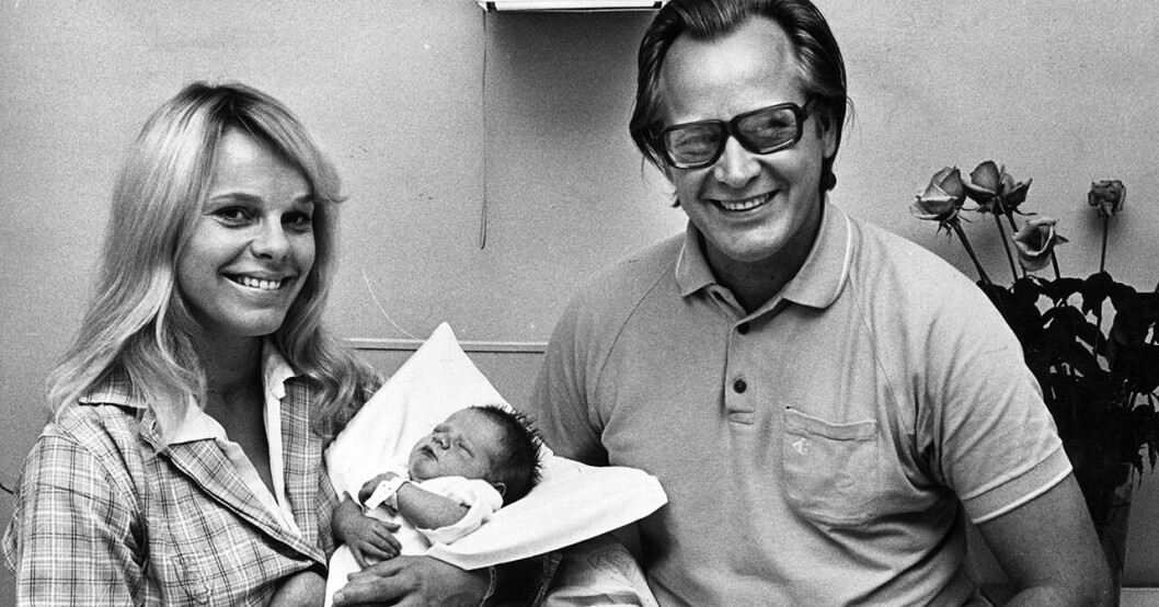 Marie och Jan 1971 med nyfödde sonen Jonas.