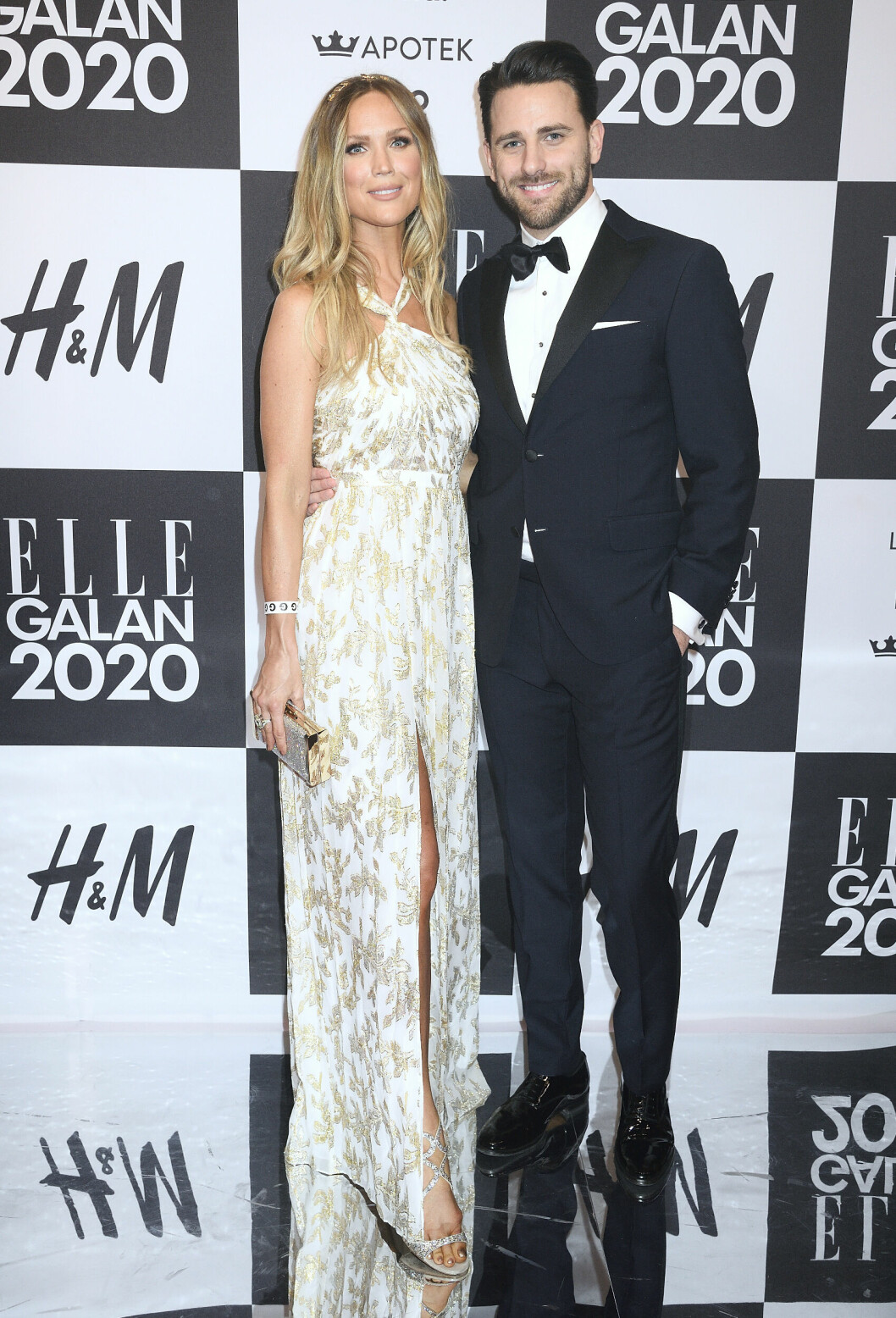 Marie Serneholt och Fredric Palmqvist på Elle-galans röda matta år 2020. Marie Serneholt och Fredric Palmqvist på Elle-galans röda matta år 2020.