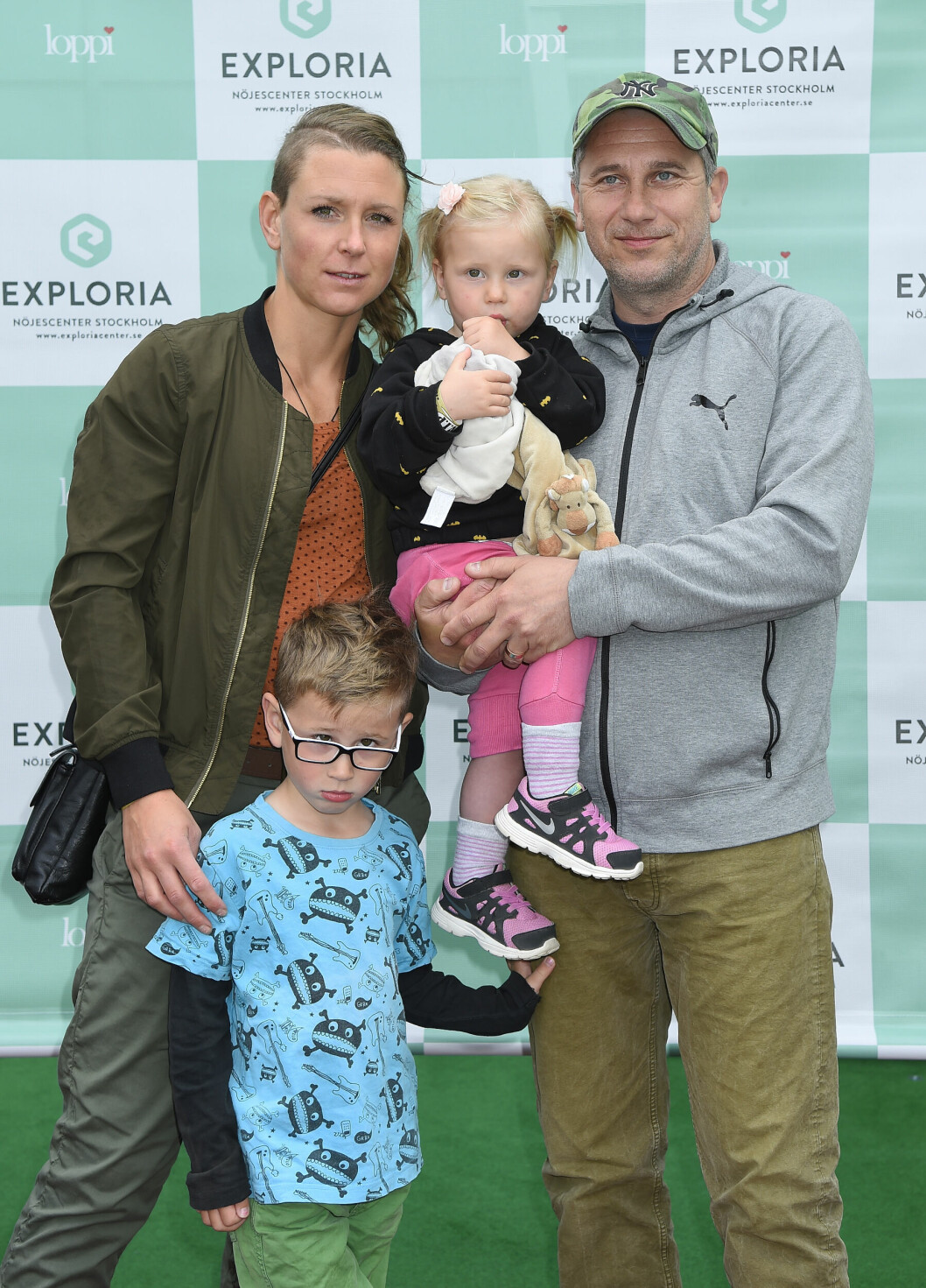 Marko och ex-hustun Jessica med barnen Moa och Melker på ett event i Stockholm år 2017.