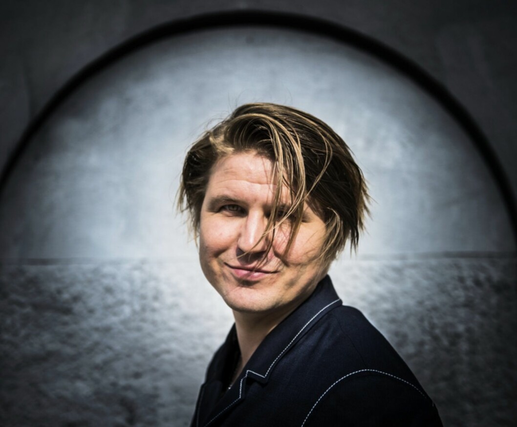 FOTO: Hanna Franzén/TT Markus Krunegård i svart tröja med bakgrund