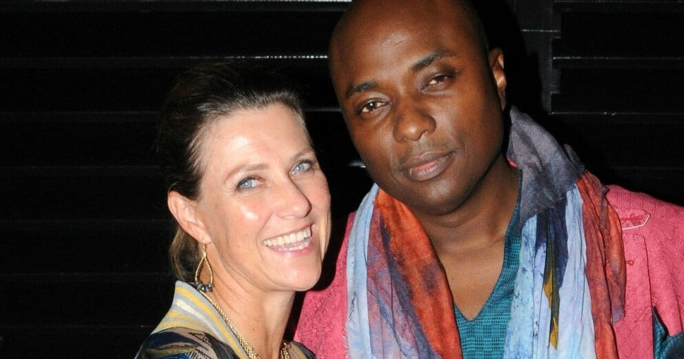 Märthas Louises flytt hem till Durek är uppskjuten. Märtha Louise och Derek Verrett.