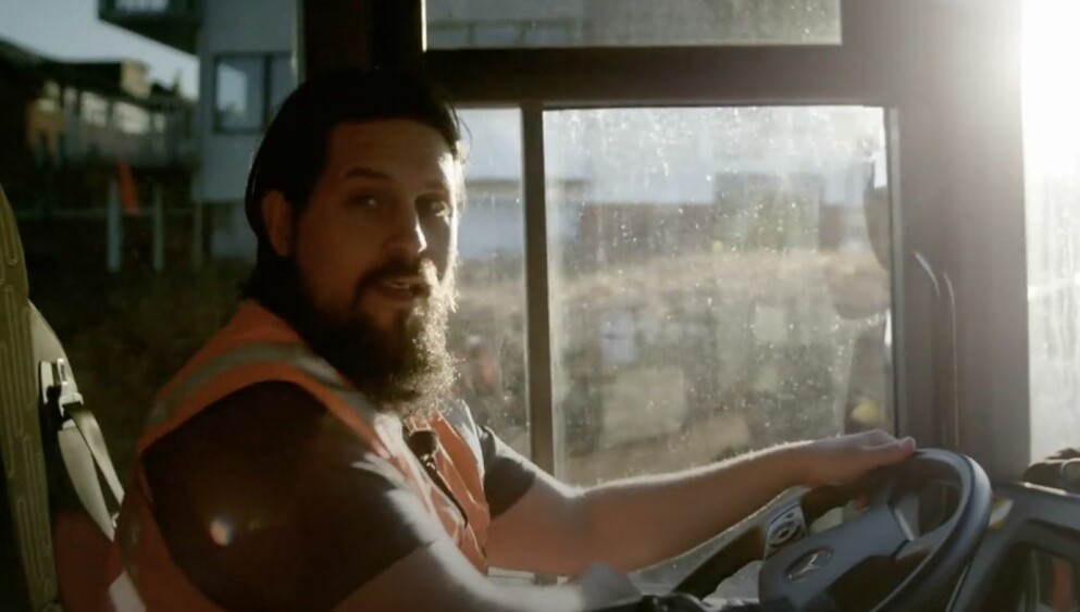 Max är en av truckförarna i <span class=" italic" data-lab-italic_desktop="italic">Svenska truckers</span>. Max i Svenska truckers 2021