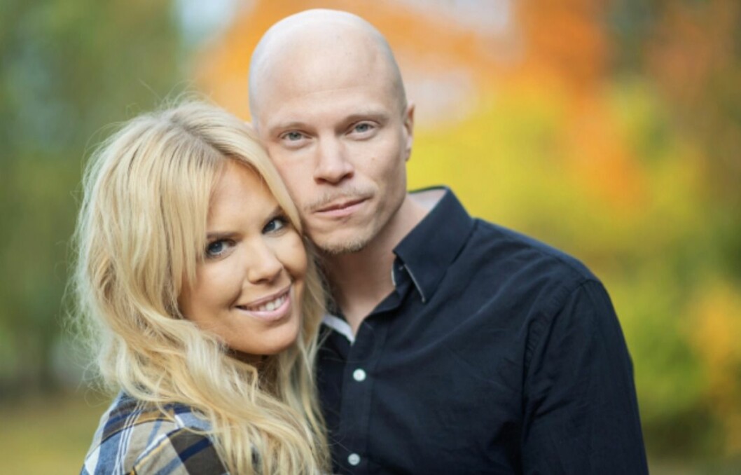 FOTO: Stina Stjernkvist /SVT MAXINE OCH EMIL I GIFT VID FÖRSTA ÖGONKASTET 2020