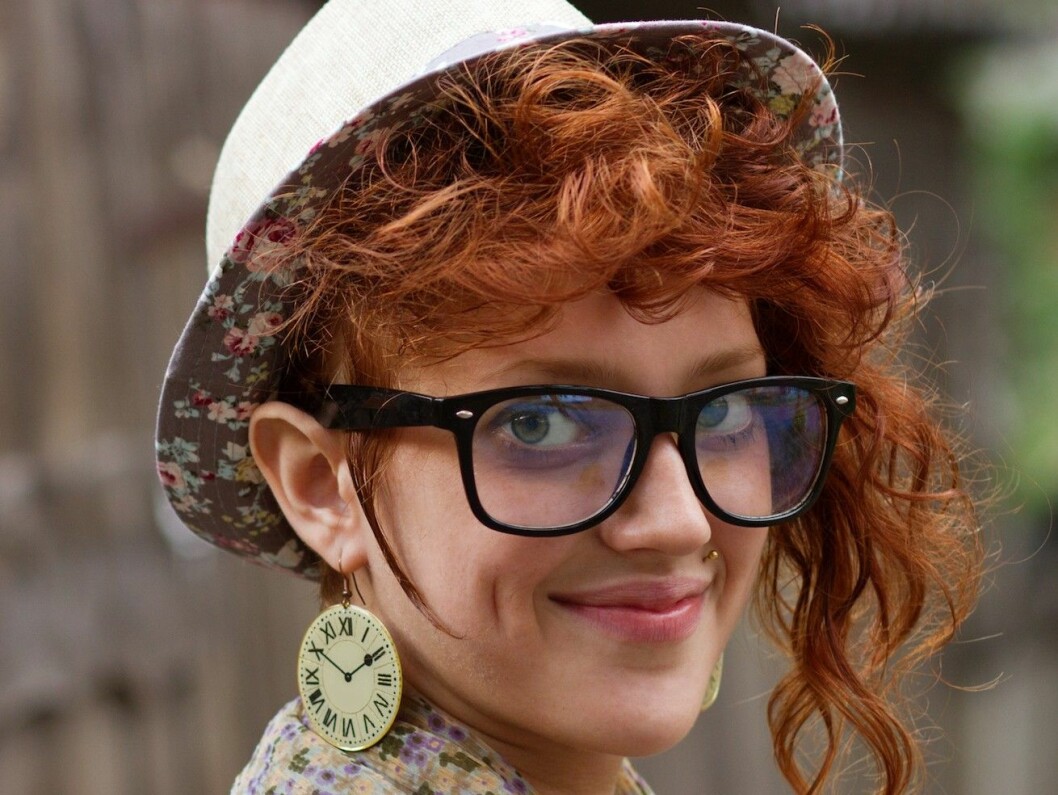 Källa: Colourbox Smiling hipster girl