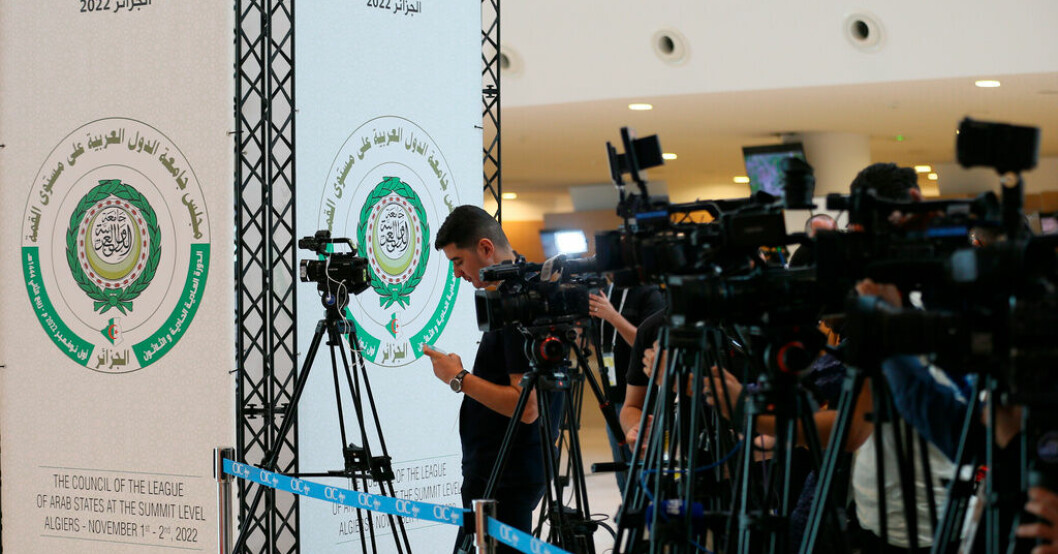 Medierepresentanter på ett toppmöte i Algeriets huvudstad Alger. Arkivbild. Pressfriheten inskränks i Algeriet