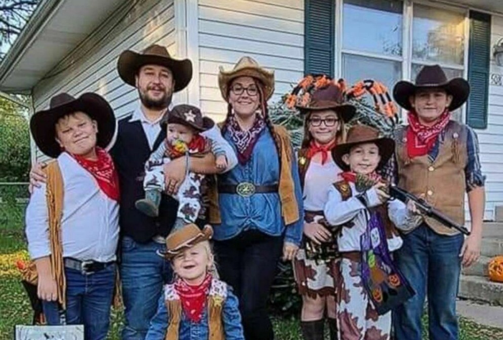Familjen uppmanar nu fler att vaccinera sig.