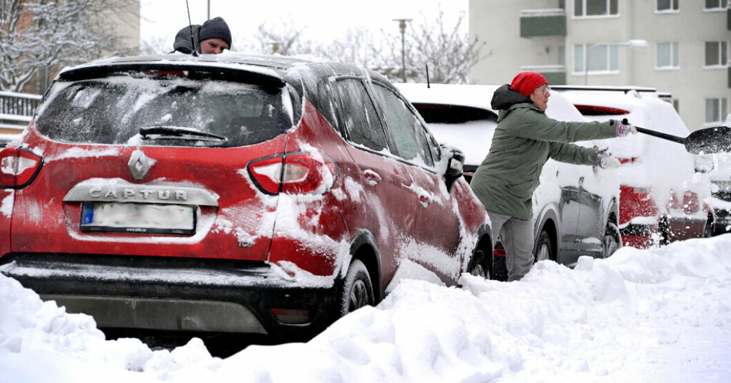Mer snökaos är att vänta. Bild från Stockholm tidigare i veckan. Nya varningar – upp till 20 centimeter snö