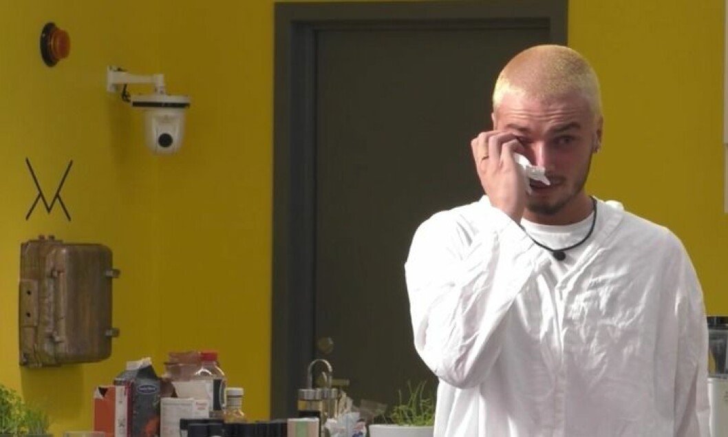 Mergim ber om ursäkt till gruppen för sitt beteende den senaste tiden. FOTO: TV4