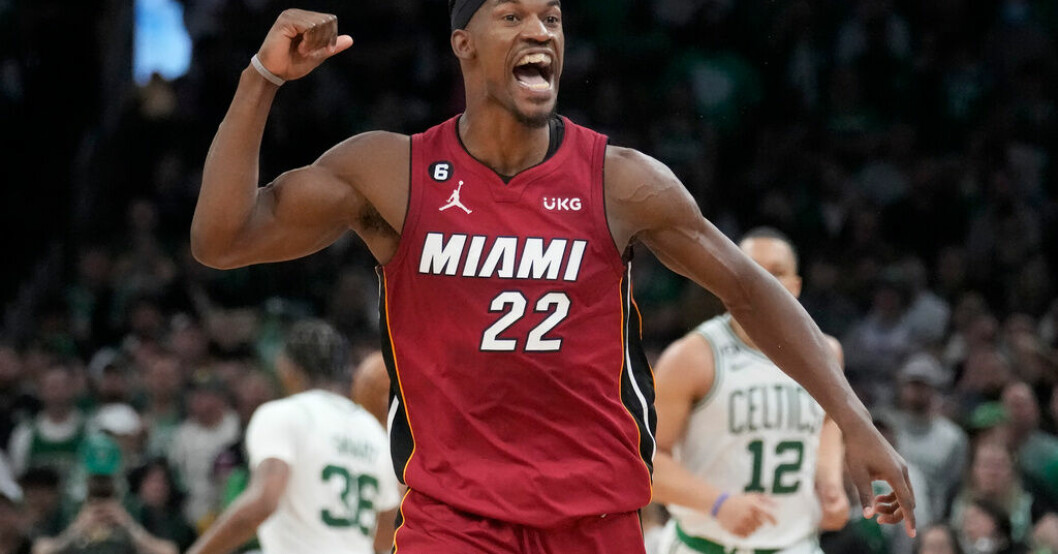 Miamis Jimmy Butler jublar i samband med mötet mot Boston. Ny seger för Miami mot Boston