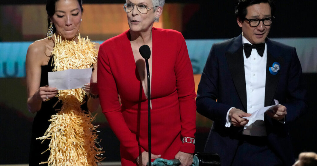 Michelle Yeoh, Jamie Lee Curtis och Ke Huy Quan prisades för sina insatser i "Everything everywhere all at once". Oscarsfavoriten dominerade vid SAG awards
