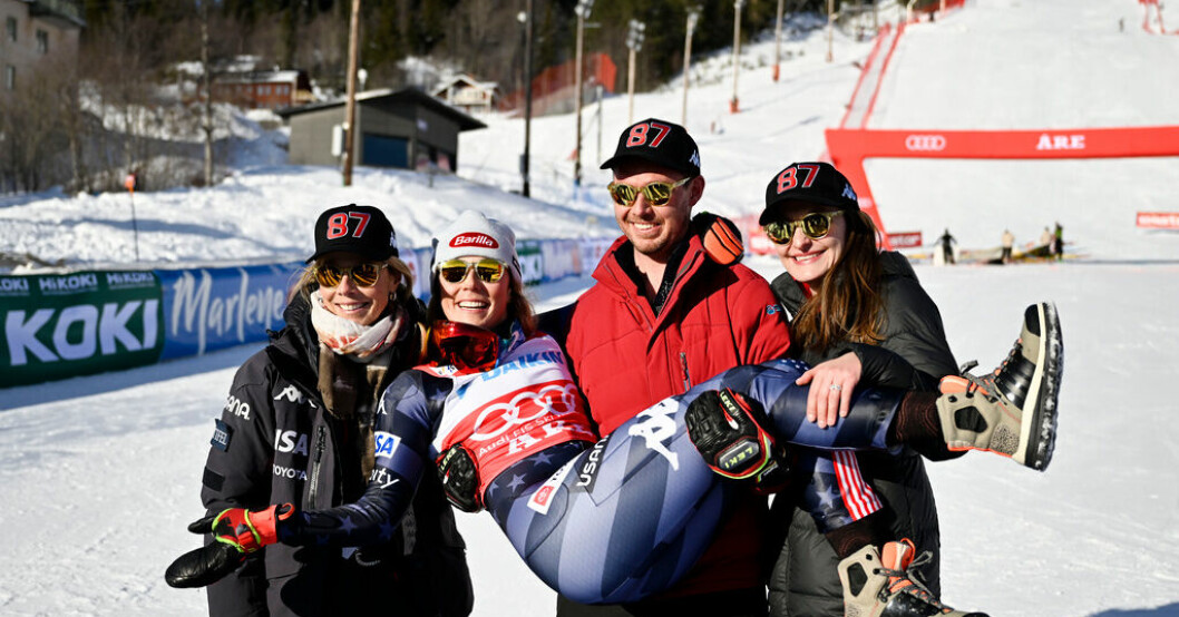 Mikaela Shiffrin fick fira sin historiska 87:e seger med mamma Eileen, brorsan Taylor och hans fru Christie. "Nu börjar alla prata om 100, det slutar inte"