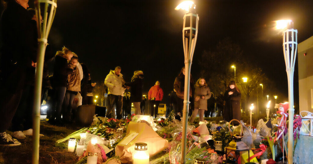 Minneshögtid i Korsør, Danmark, för 17-åriga Emilie Meng den 29 december 2016, fem dagar efter att hon hittats mördad i en sjö. Arkivbild. Familjens hopp efter sju år – mord kan lösas