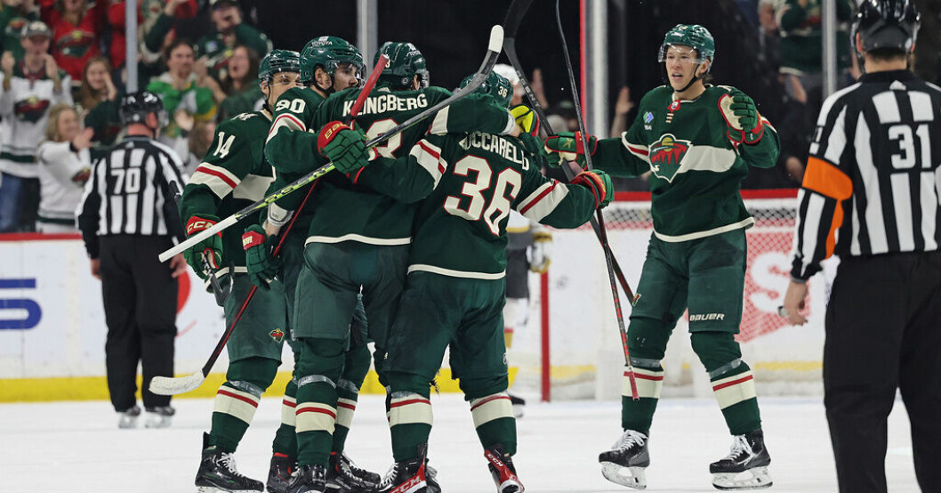 Minnesotabacken John Klingberg firar sitt mål mot Vegas. Dallas och Minnesota slutspelsklara