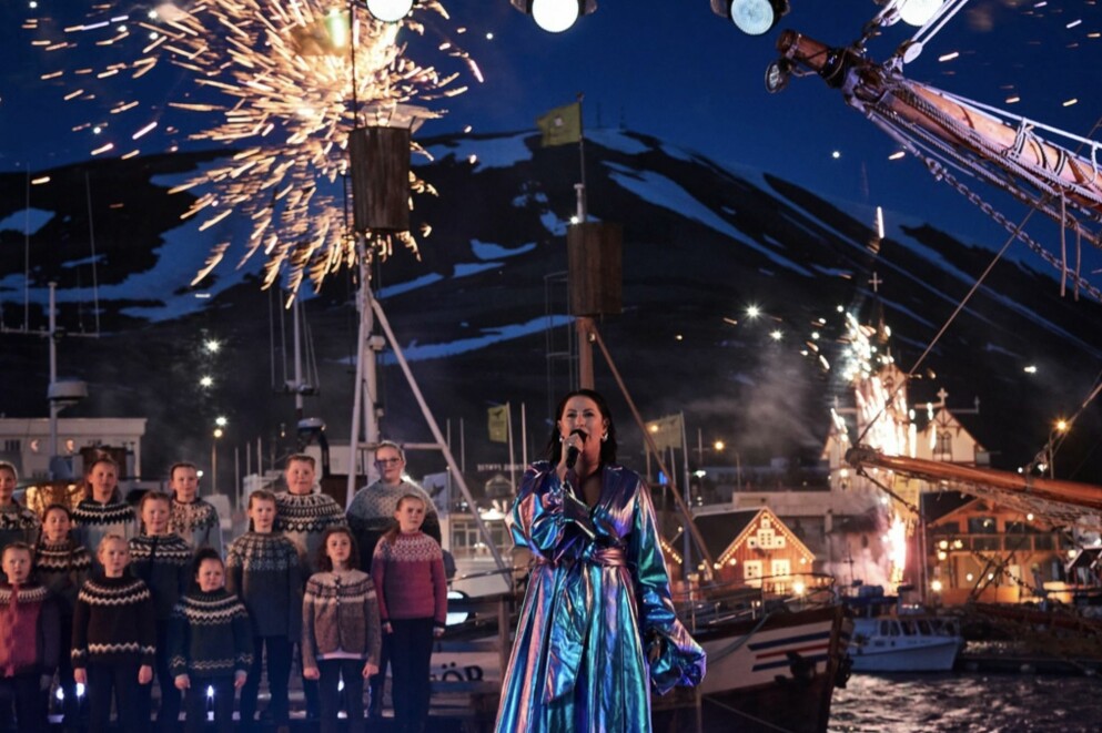 Molly Sandén uppträder med låten <span class=" italic" data-lab-italic_desktop="italic">Husavik</span>. Molly Sandéns uppträdande med Husavik på Oscarsgalan