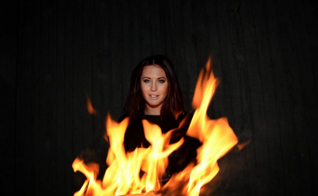 Molly brände sina dåliga minnen på bål. Foto: IBL BILD12.JPG