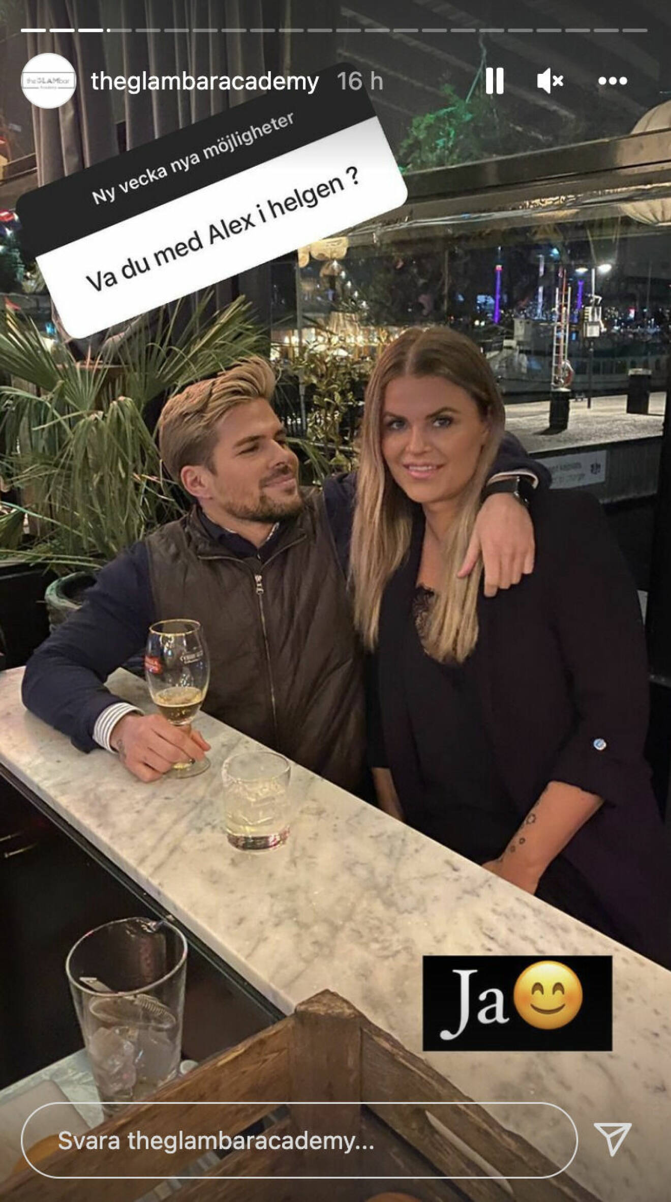 Monika och Alexander på dejt tillsammans i Stockholm under sista helgen i februari. Visst skulle väl de två blondinerna vara ett mycket tjusigt par?