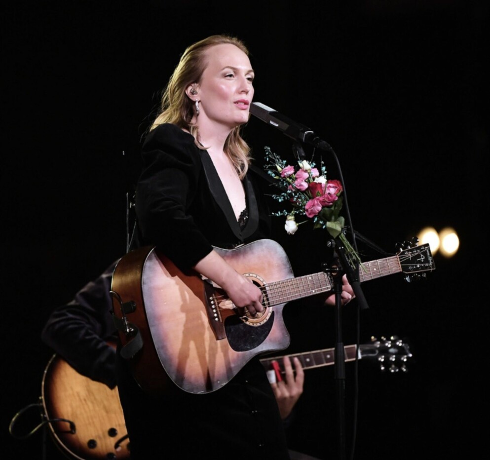 Lisa Brolander. Moonica Mac är Lisa Brolander