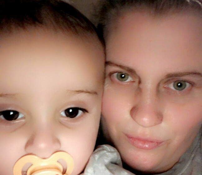Aisha Hussain med minstingen Shahroz, 2. Aisha Hussain med minstingen Shahroz, 2.