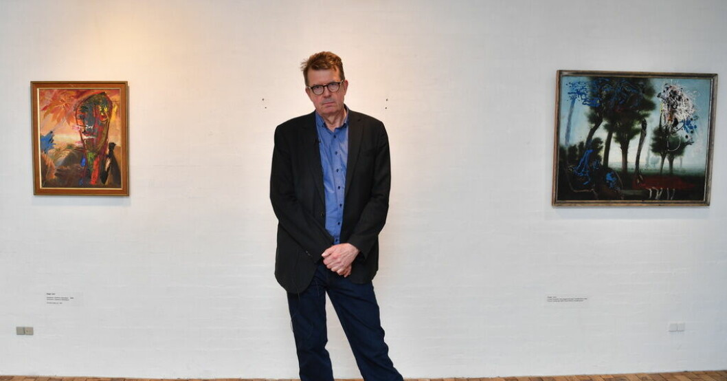 Museichef Jacob Thage på Museum Jorn på platsen där verket "Den störande ankungen" hängde. Efter vandaliseringen krävdes ett nästan ett halvårs arbete med att restaurera verket. Nu är det tillbaka – bakom ett skyddsglas. Arkivbild. Konstnär i fängelse efter kupp mot hyllad anka