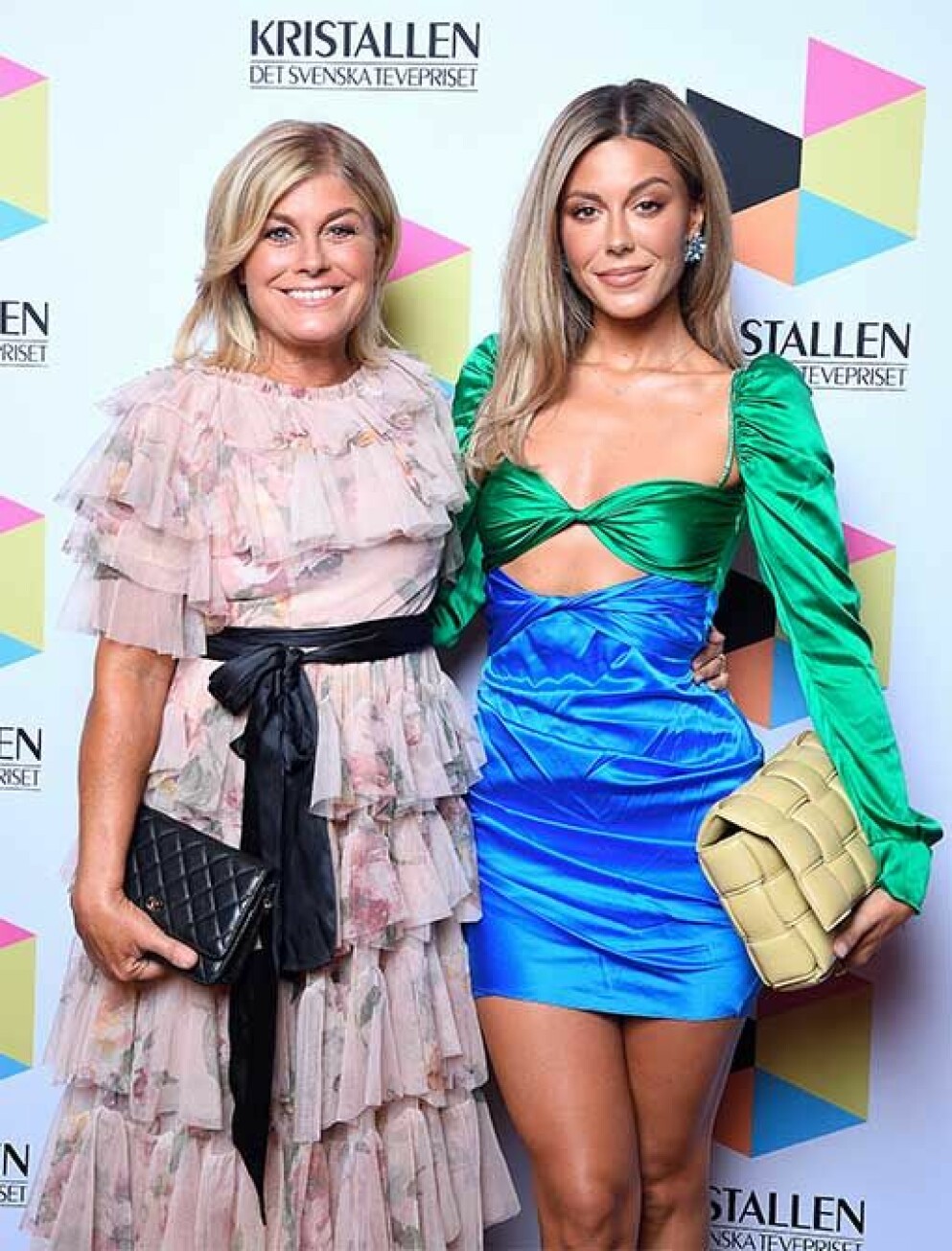Pernilla Wahlgren och Bianca Ingrosso på Kristallen 2020. FOTO: Karin Törnblom/TT