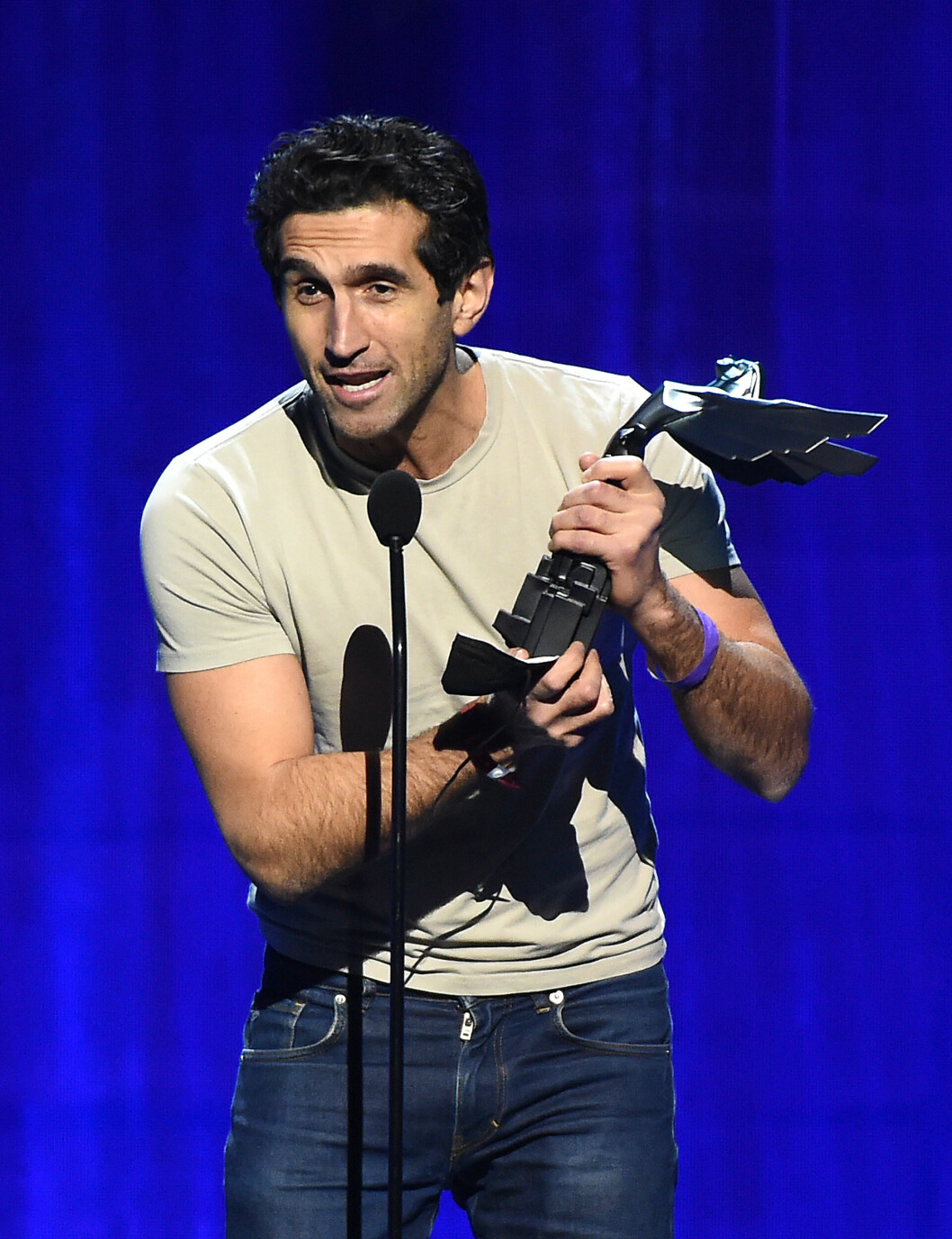 När Josef prisades på <span class=" italic" data-lab-italic_desktop="italic">The game awards</span> i Los Angeles, USA i december höll han ett uppmärksammat tal som han tillägnade båda döttrarna. När Josef prisades på The game awards i Los Angeles, USA i december höll han ett uppmärksammat tal som han tillägnade båda döttrarna.
