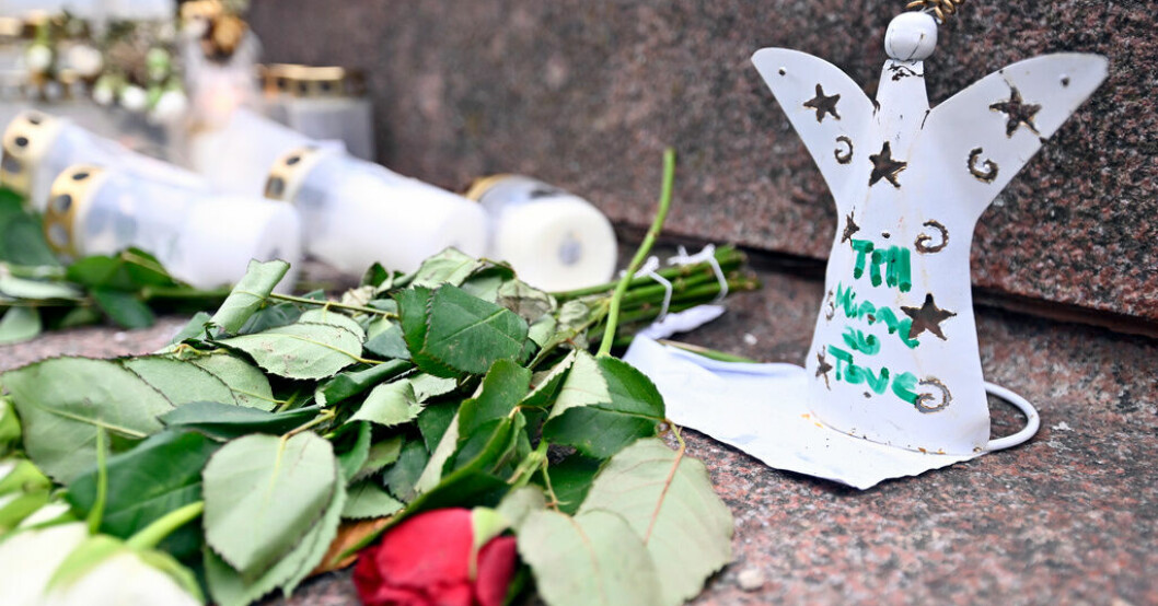 När Tove hittats död inrättades en spontan minnesplats på Stortorget i Vetlanda. Arkivbild. "Känslosam vecka för Toves familj"