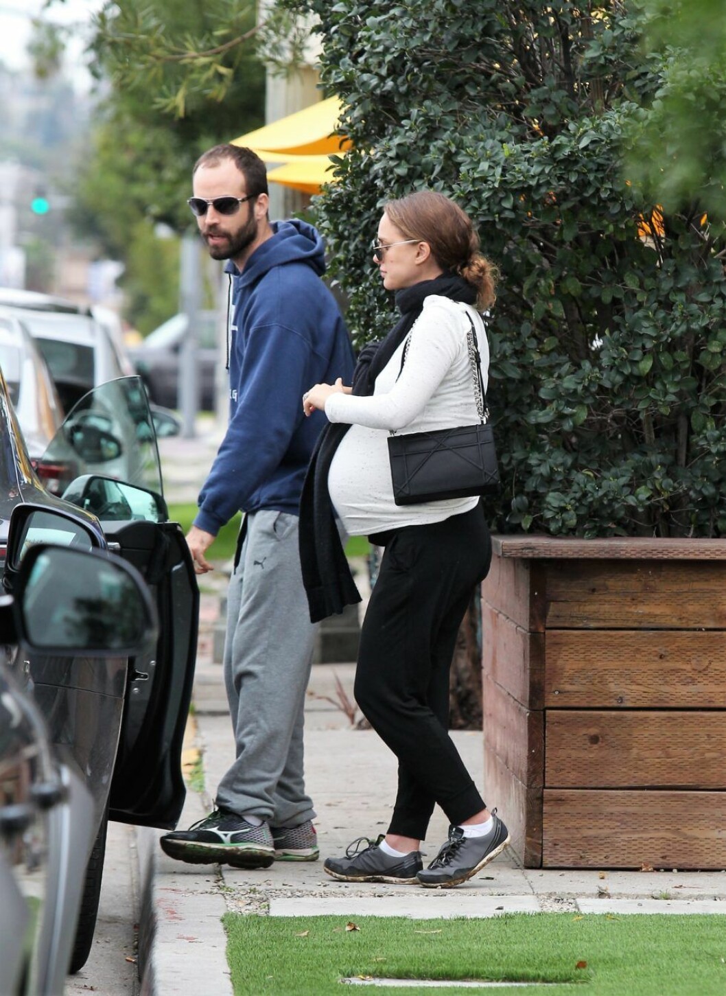 Höggravida Natalie Portman och maken Benjamin Millepied.