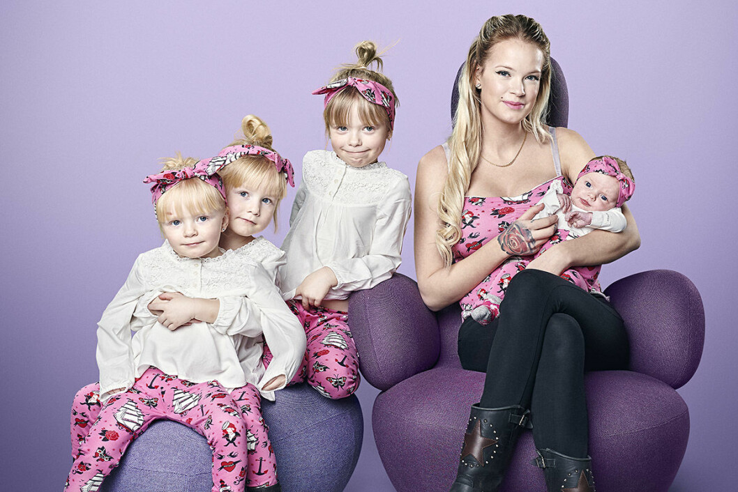 Natalie Eklind med sina fyra barn.