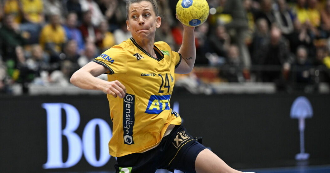 Nathalie Hagman gjorde sex mål mot Danmark. Seger mot Danmark i Hagmans 200:e landskamp