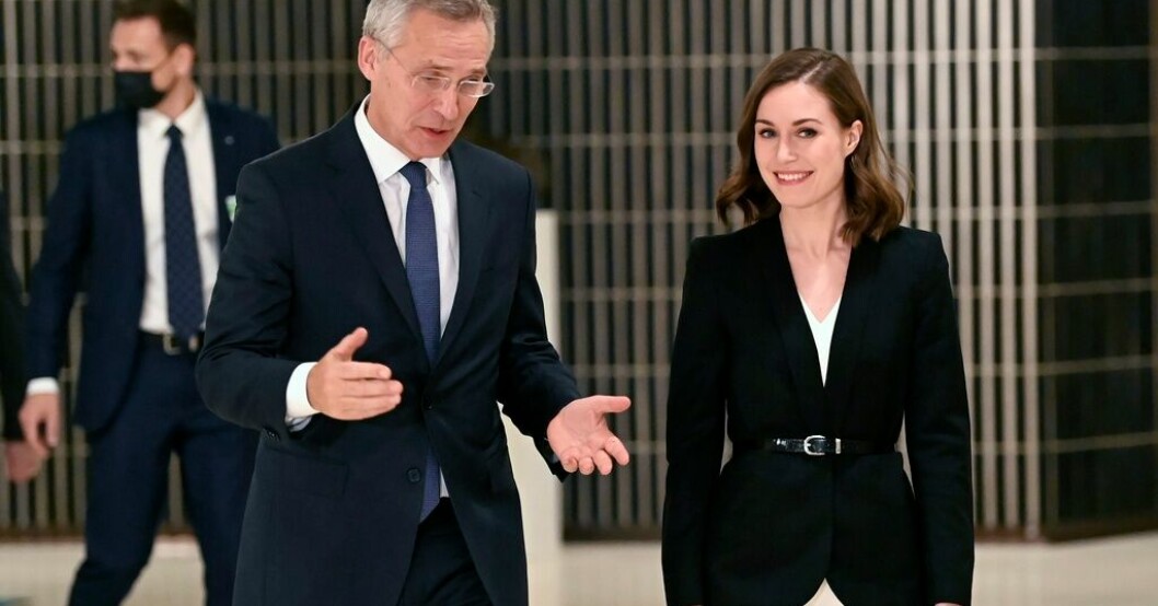 Natochefen Jens Stoltenberg och Finlands statsminister Sanna Marin. Arkivbild. Stoltenberg besöker Finland nästa vecka