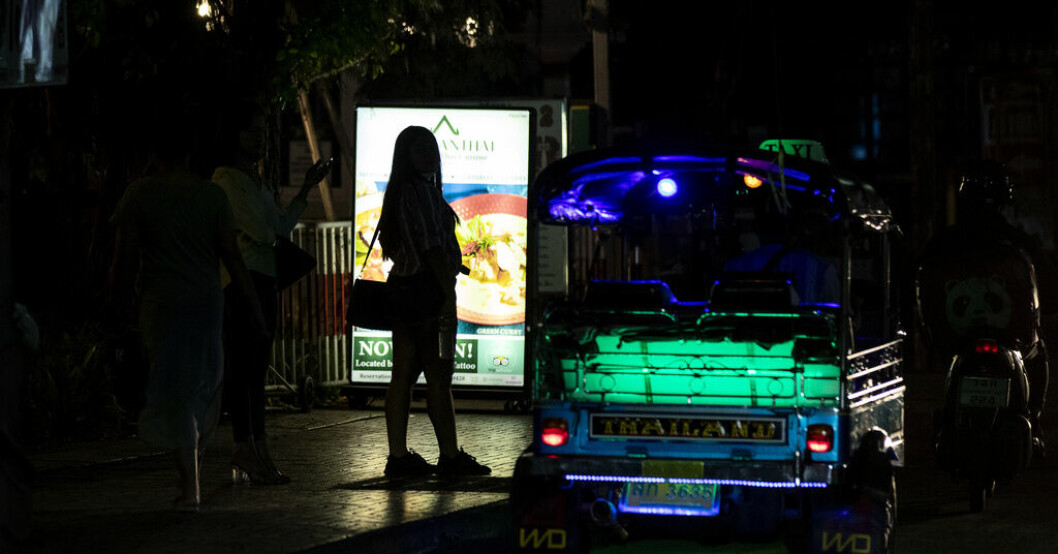 Nattliv i Bangkok. Arkivbild. Vallöftet: Sexleksaker ger ekonomisk kick