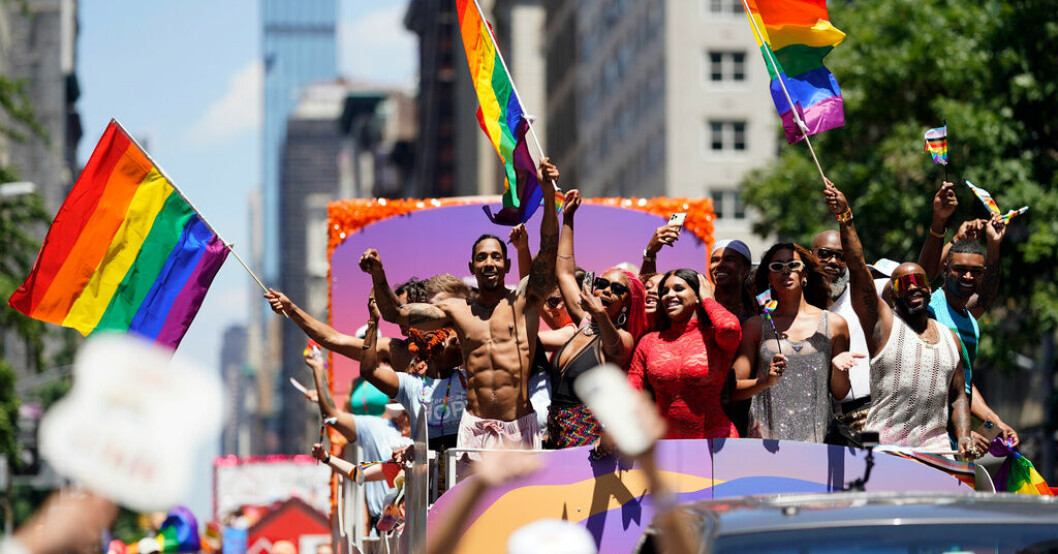 New York-bor firar prideparaden på Manhattan i juni förra året. Arkivbild. USA: Lagar och attentatshot stoppar Pride