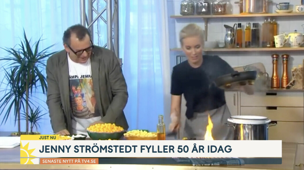 Ni minns väl när Jenny startade en brand i studion? Ni minns väl när Jenny startade en brand i studion?