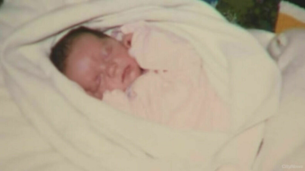 <strong>Jim tvingades ta farväl av sitt barn på sjukhuset strax före adoptionen.</strong> Jims dotter som bebis.