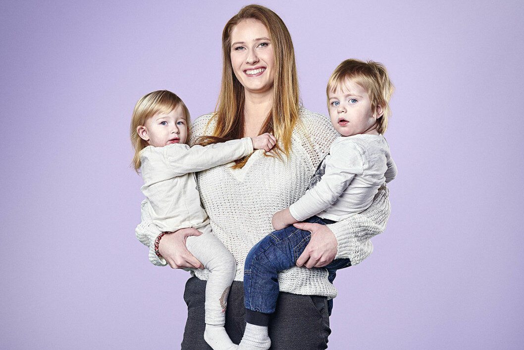 Niffi Sjöberg med sina två barn Ludwig och Wilma.