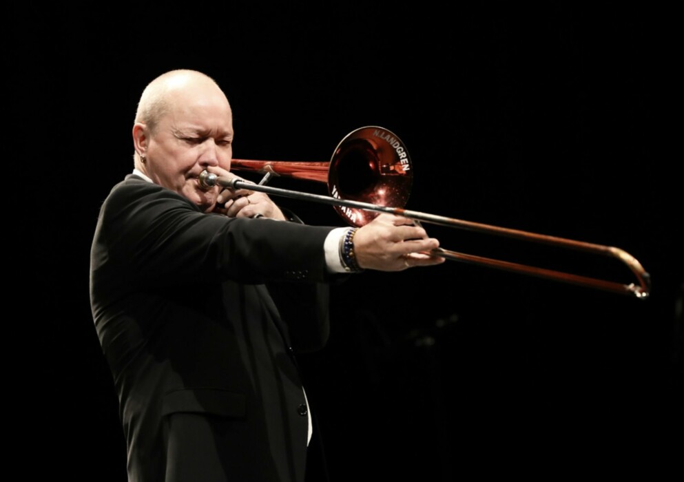 NILS LANDGREN spelar trumpet