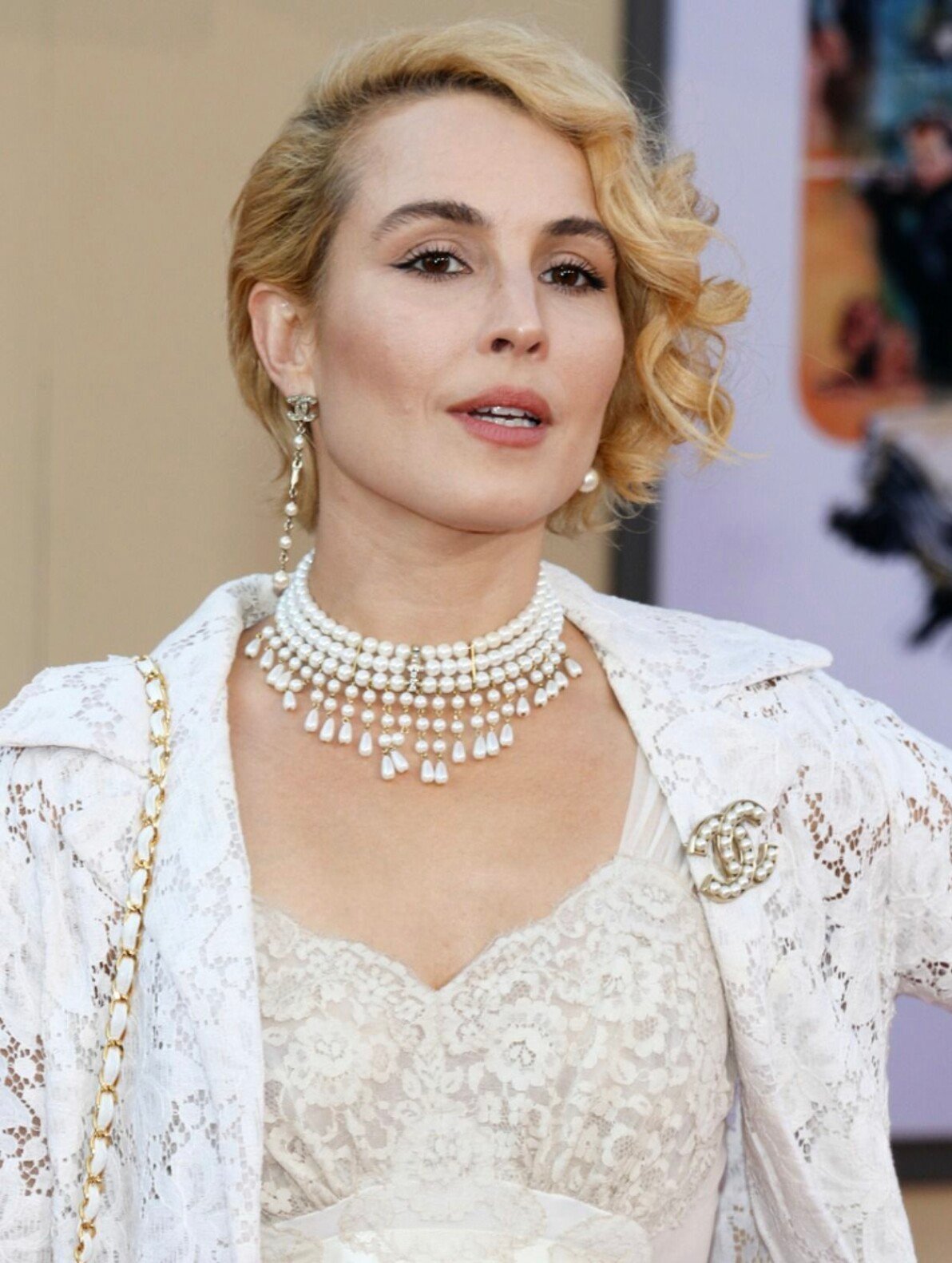 Noomi Rapace blond