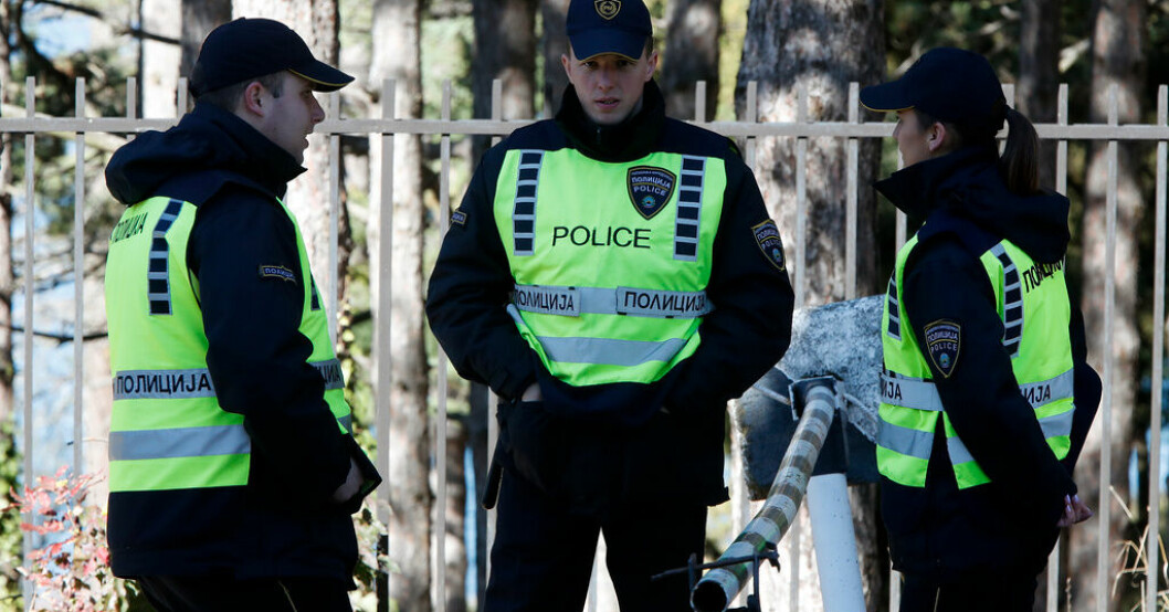 Nordmakedonska poliser vaktar området där Kosovos premiärminister och Serbiens president ska träffas, i staden Ohrid. Kosovo och Serbien möts – EU hägrar
