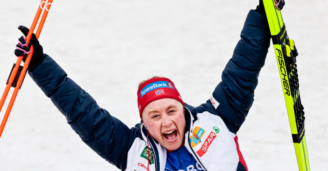 Norges Ragnhild Haga jublar efter segern. Haga vann historiskt femmil – Ilar tappade