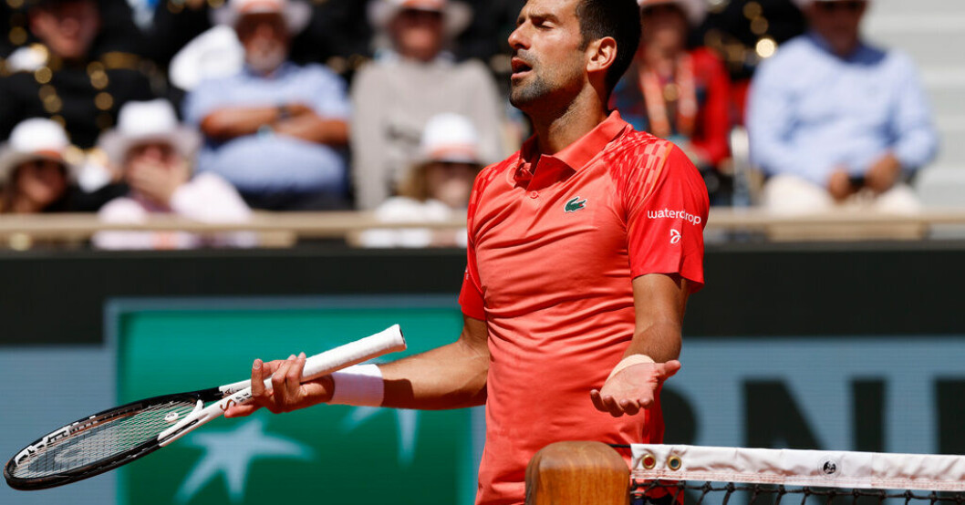 Novak Djokovic är i blåsvädret igen. Djokovic får kritik efter Kosovomarkering