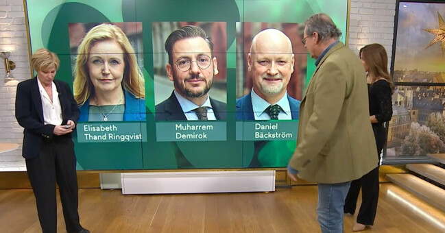 Ann Tiberg fixar med micken. Nyhetsmorgon