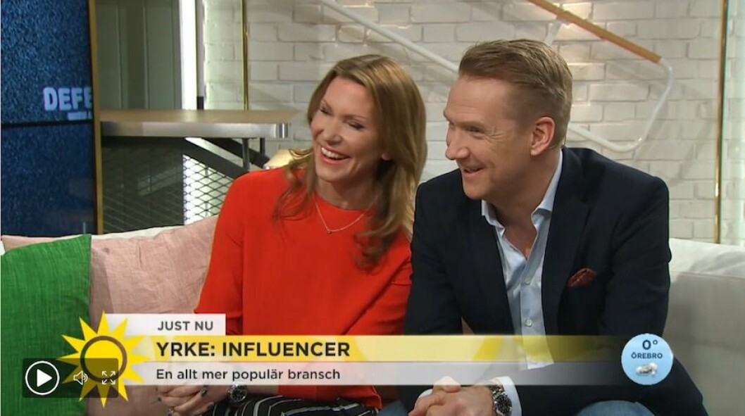 Jenny Alversjö och Jesper Börjesson får en skrattattack i Nyhetsmorgon.