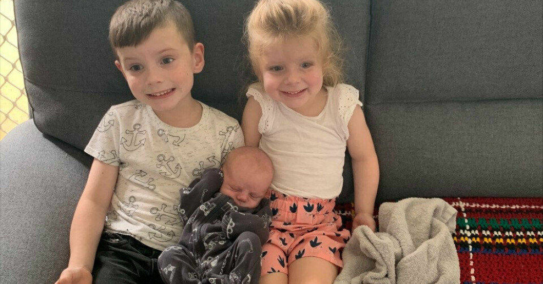 Syskonen Nate och Darci hade ingen aning om att de skulle få en lillebror. Nate, Darci och Harvey