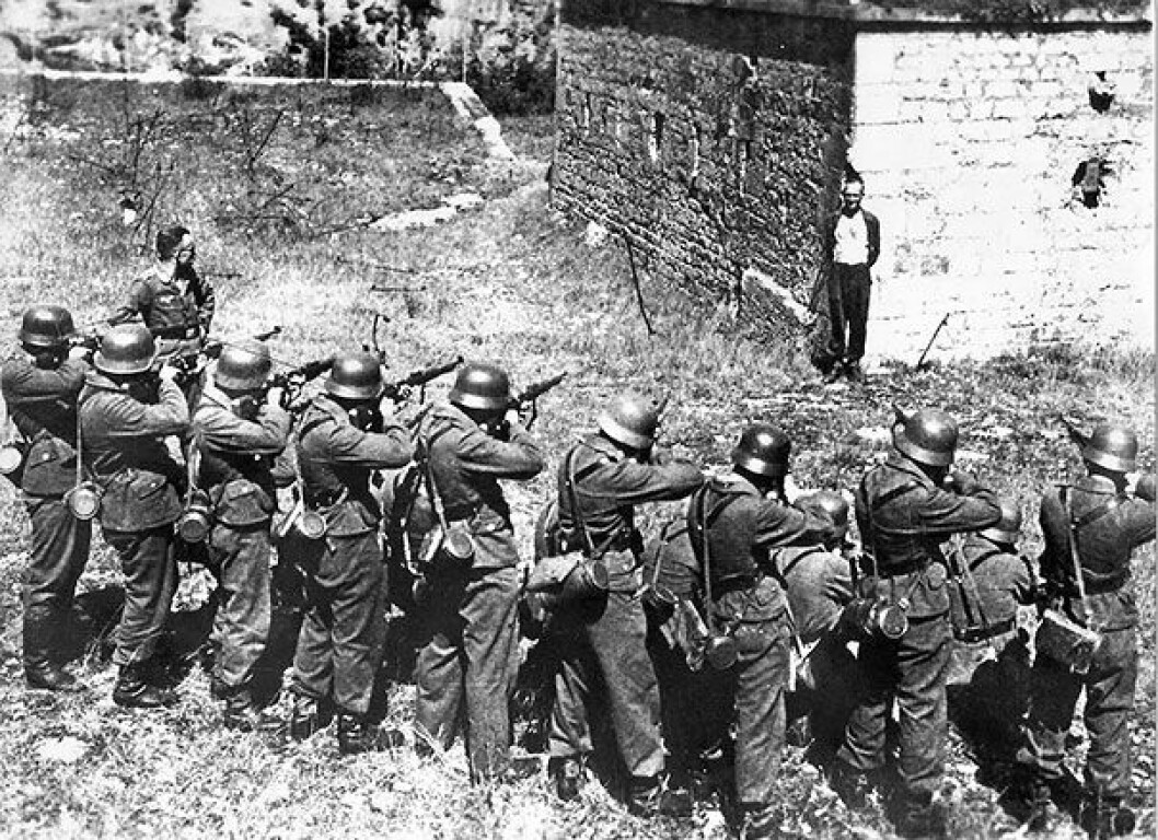 Foto: <a href="http://rarehistoricalphotos.com/georges-blind-member-french-resistance-smiling-german-firing-squad-1944/">rarehistoricalphotos</a> old-historic-photos-311__605