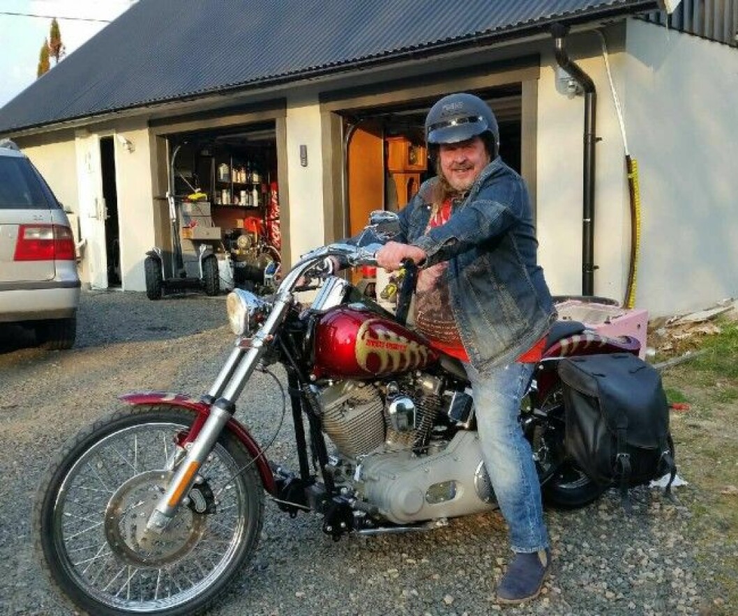 60 år gammal uppfyllde Olle Jönsson sin dröm om att äga en Harley Davidson. Foto: Privat 60 år gammal uppfyllde Olle Jönsson sin dröm om att äga en Harley Davidson. Foto: Privat