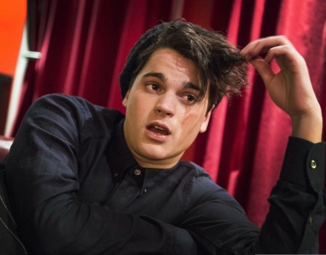 Oscar Zia tycker det här med kärlek verkar svårt. Oscar Zia tycker det här med kärlek verkar svårt.