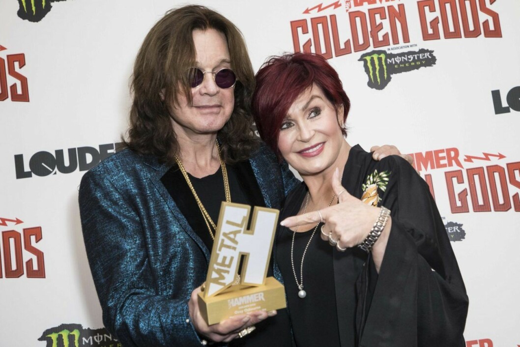Ozzy och hustrun Sharon Osbourne har varit gifta sedan 1982. Tillsammans syntes de i tv-serien ”The Osbournes” som sändes 2002-2005. <strong>FOTO: TT/Vianney Le Caer</strong> Ozzy Osbourne tillsammans med hustrun Sharon Osbourne.