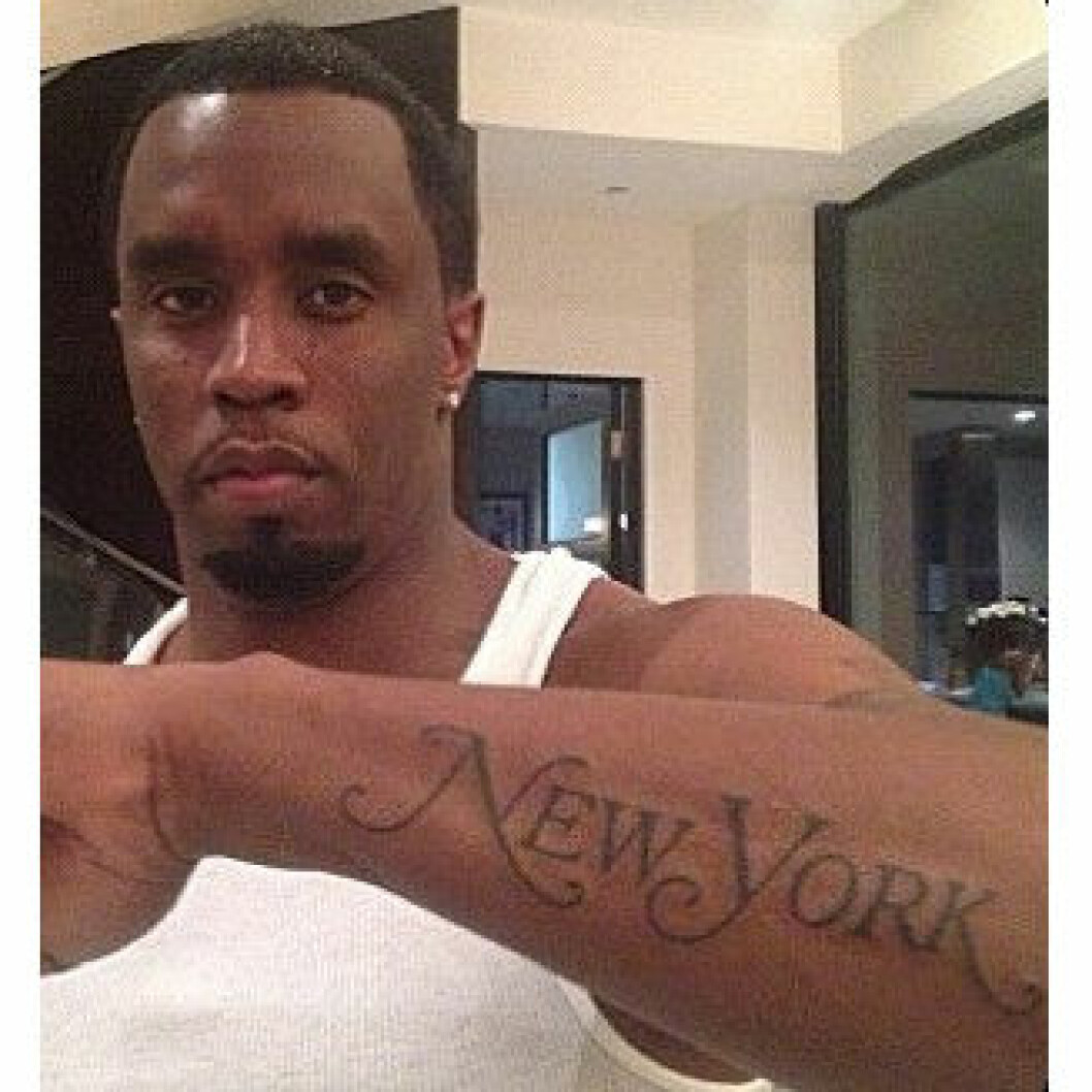 Foto: <a href="https://thisistwitchy.files.wordpress.com/2013/02/p-diddy-tattoo.jpg">Thisistwitchy</a> p-diddy-tattoo